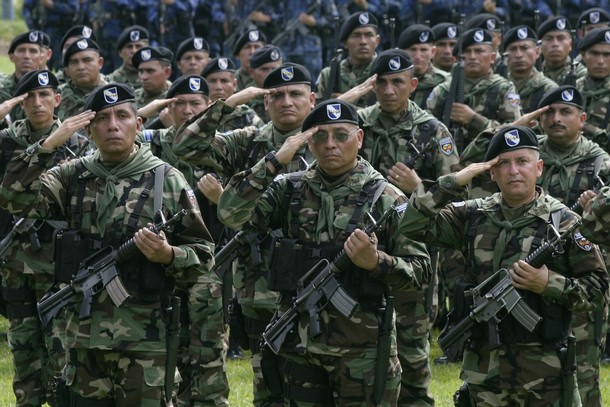 Armé Salvadorienne Soldier_military_combat_field_dress_uniforms_el_salvador_salvadoran_army_002