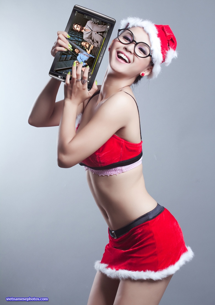 Người đẹp công nghệ Hotgirl Trinh Phạm Miss-vietnam-trinh-pham-merry-christmas-04