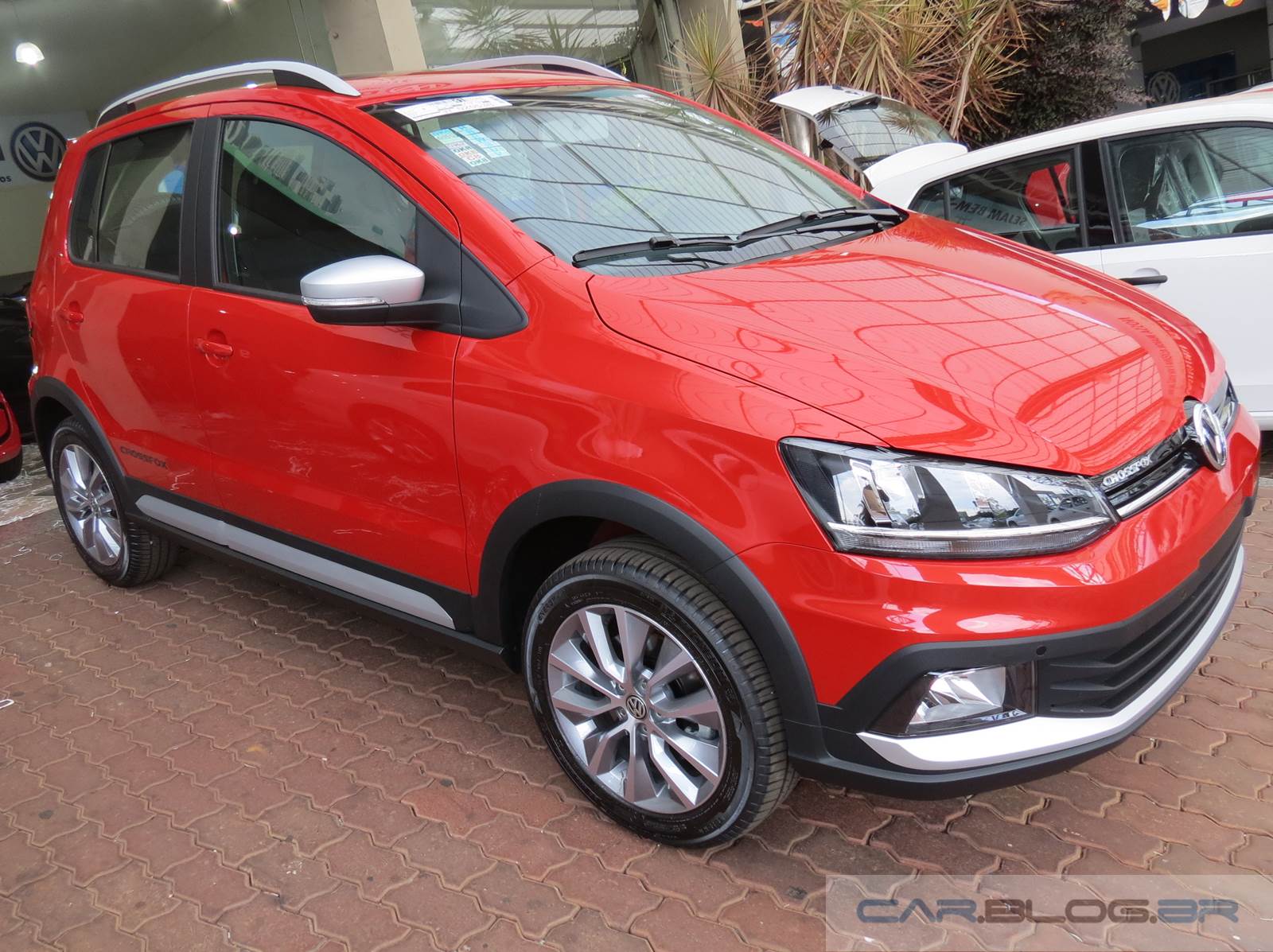 Volkswagen Fox - Página 2 Novo%2BCrossFox%2B2015%2B(12)