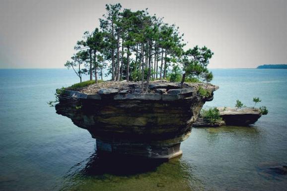      ...  Beautiful_turnip_rock_lake_huron12