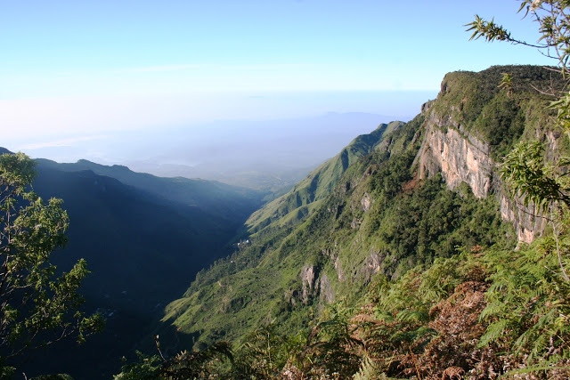 இலங்கையில் ஹோட்டன் சமவெளி Horton-plains-2