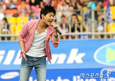 (Fotos) Junsu en " Big Bird Day"  9