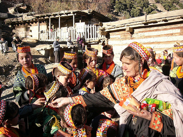 قبيلة البيض في باكستان Kalash%20pakistan%20hindu%20kush%205