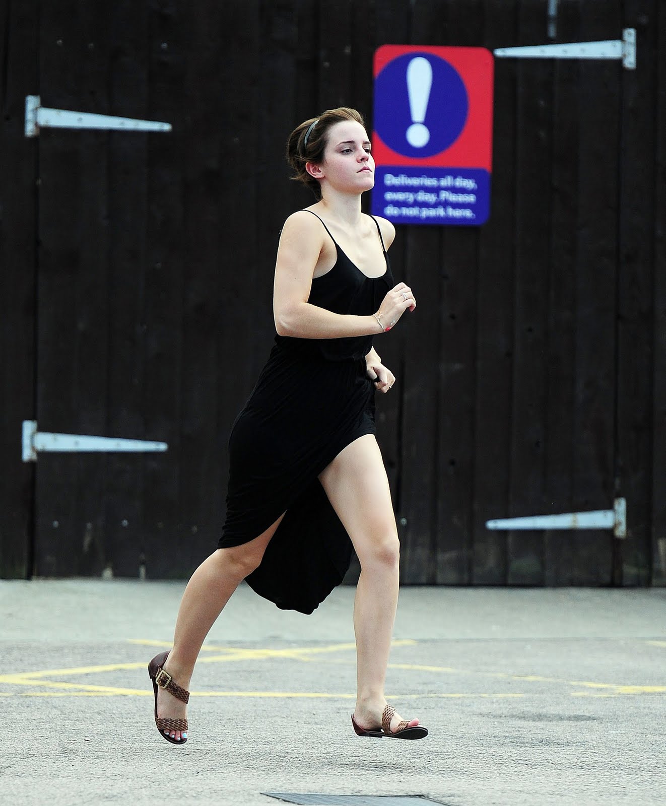 Emma Watson: Candids y Apariciones Públicas [CLOSED] - Página 6 Ew_060811_15