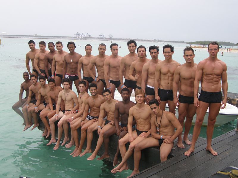 Mister Universe Model 2012. Ảnh tường thật đêm chung kết - Page 10 23