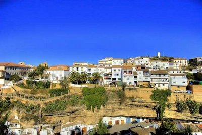 Amazing Strange City in Greece مدينة غريبة ومدهشة في اليونان 3