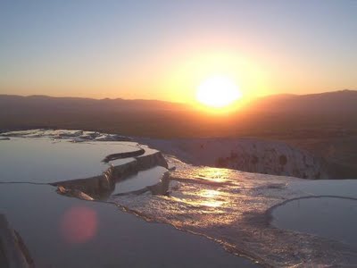 துருக்கி நாட்டிற்குள் சில வினாடி சென்று வருவோம்! Pamukkale_Turkey_2