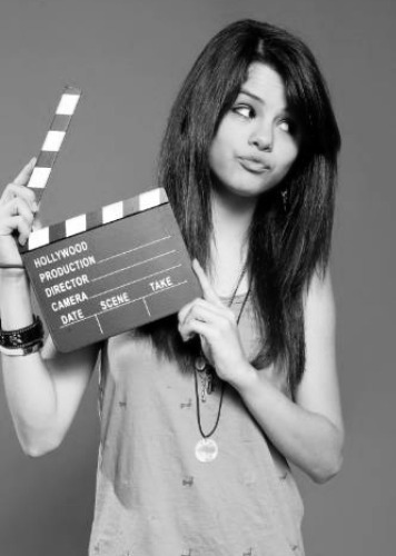 •♣Look,LookPhotos♥• Selena-Gomez-selena-gomez-387922_333_500