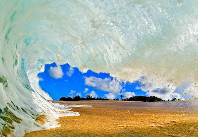 Amazing photography! Clark_little_sandy_barrel_wave