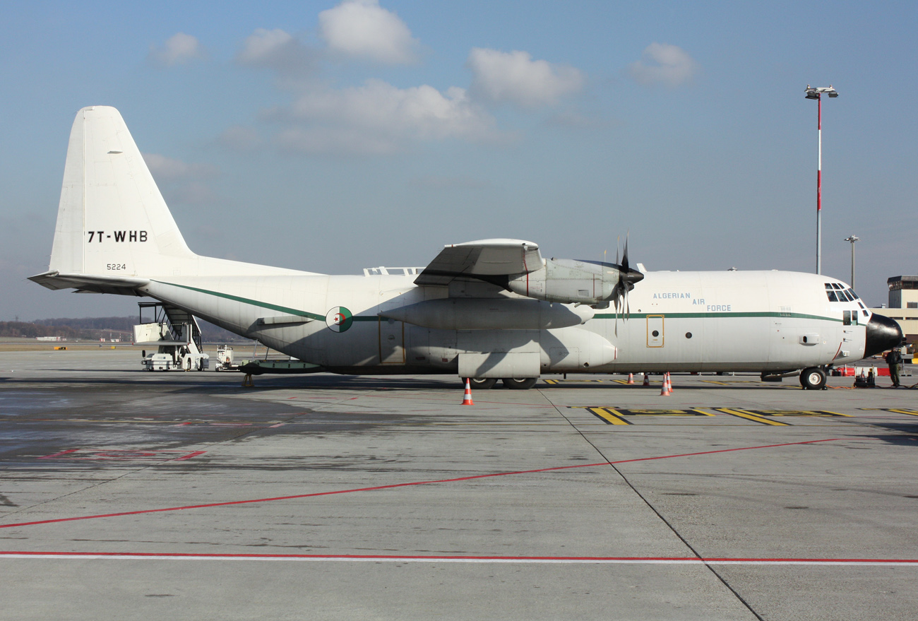 c130 الجزائرية 022