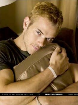 Tout sur Kellan Lutz (Emmett Cullen) - Page 6 Normal_009