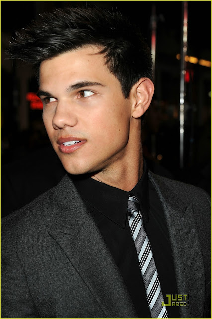 taylor lautner en la premiere de valentine's day !! Vday6