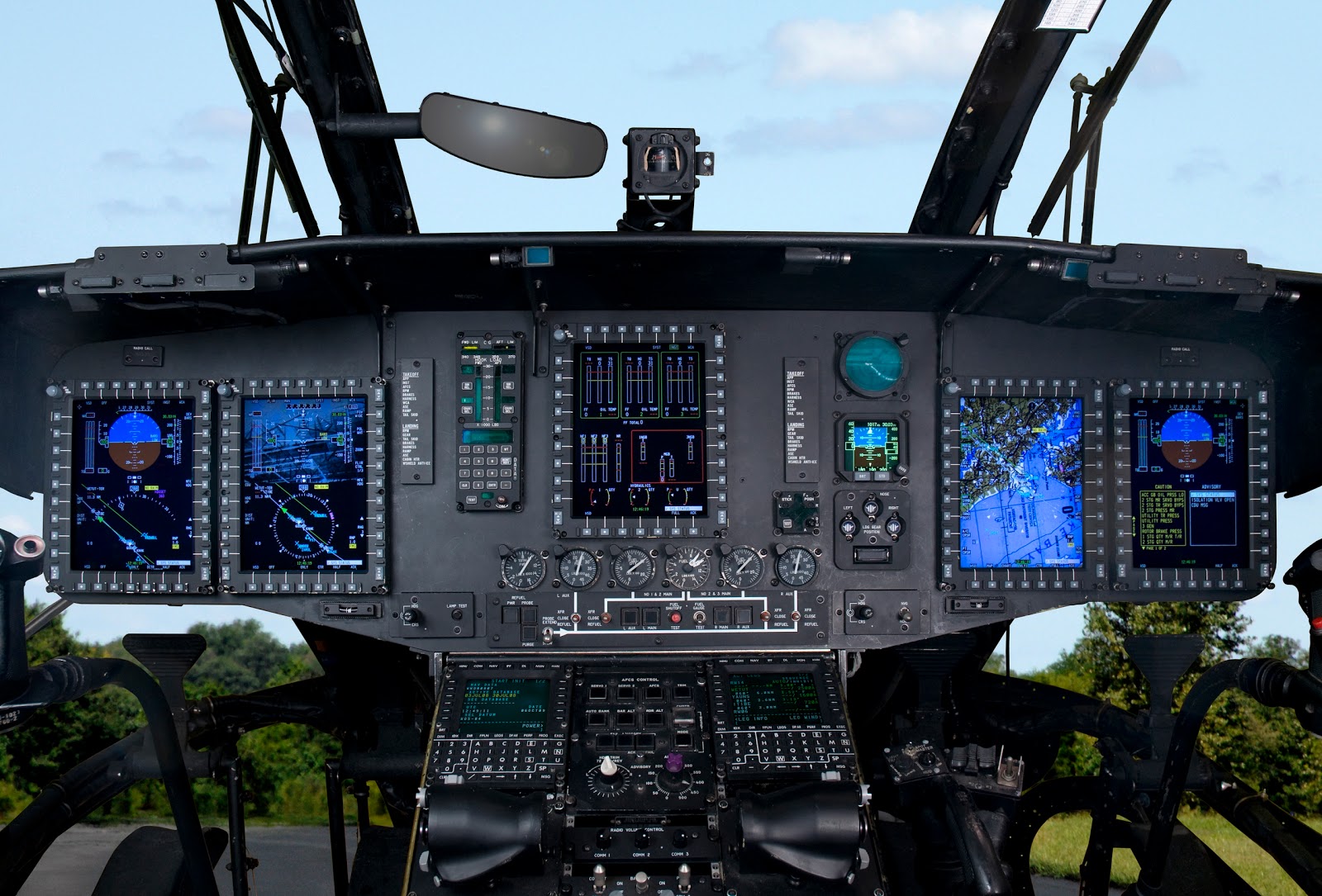 طائرة v-22 للسعودية  Upgraded_CH_53_E_cockpit