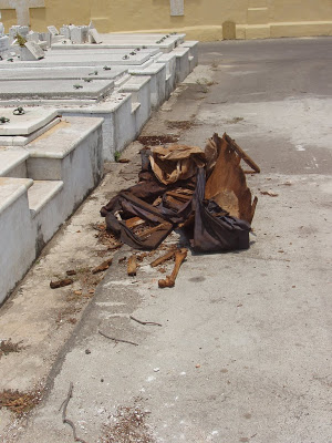 FOTOGALERIA DE LA COTIDIANIDAD EN CUBA  Cementerio