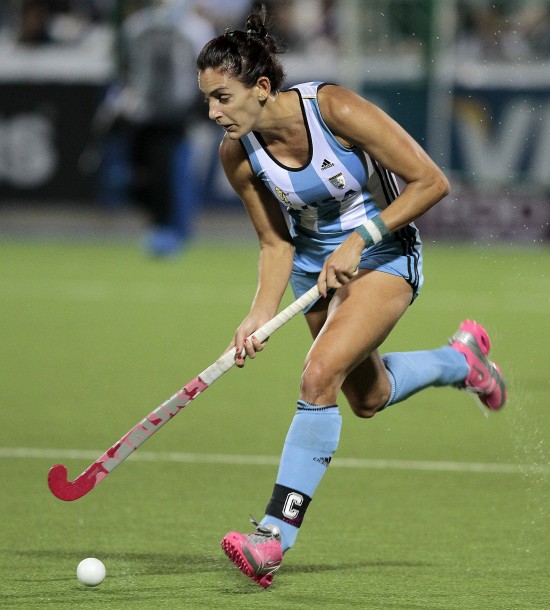 HOCKEY: LAS LEONAS Luciana-Aymar-supera-a-Messi-en-la-eleccion-del-mejor-deportista-argentino-2010