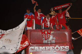 Fotos e Videos dos Festejos do 32º Titulo do SL BENFICA Autocarrocampeoes2