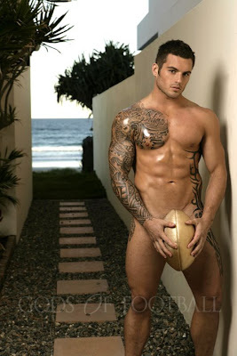 Playgirl - Page 14 Danielconn_godsoffootball_p