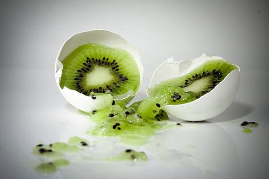 ما الفرق بين الشخص العادي و بين الفنان التشكيلي،  Kiwi-l