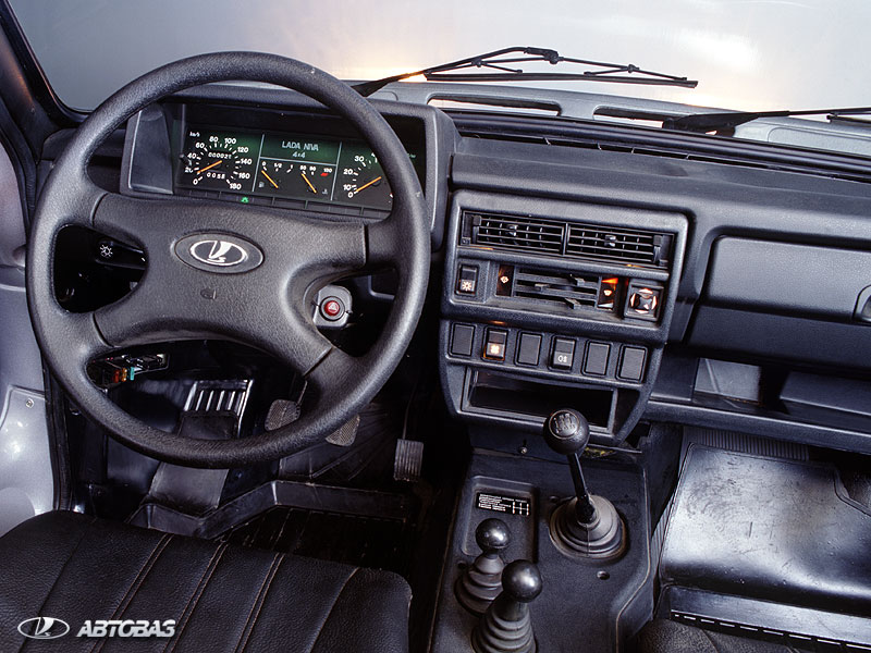 Dimmi che Niva hai e ti diro chi sei "lada 4X4"  Lada%2Bniva%2Binterior