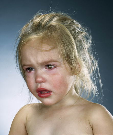 صور و خلفيات اطفال حلوة  v.cute baby images Ver-sad-cute-baby-girl-boy-crying-photos-05