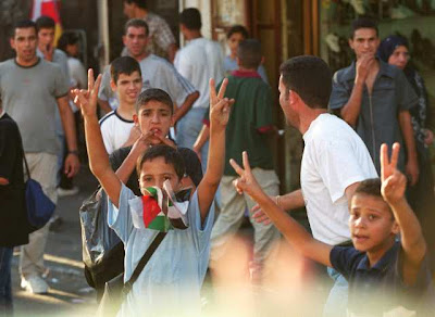 GADAFI HA SIDO CAPTURADO Y ASESINADO ¡¡¡¡ - Página 6 Palestinians%2Bcelebrating%2B9-11