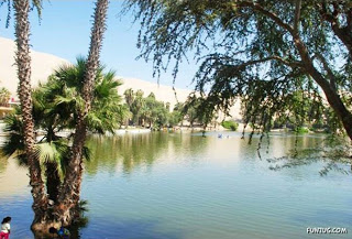 تعتبر هواكاشينا Huacachina جنة مفقودة صغيرة تقع في صحراء إقليم ايكا Amazing_oasis_america_Funzug.org_11