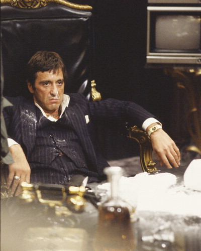 Sin PC ni cerveza... Marea pierde nosequé nosecuantos... Scarface