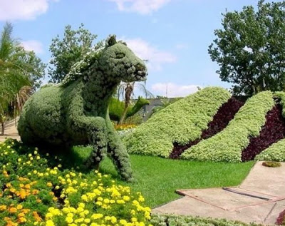 Skulpture od trave i cveća Green-Sculptures-09