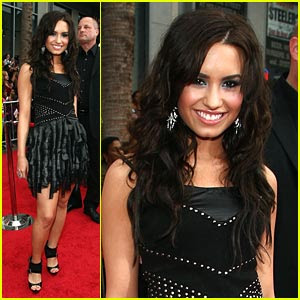 Grand Party Demi-lovato-hm-premiere