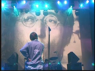 Ces morceaux qui vous bouleversent ! - Page 11 Liam-gallagher-john-lennon-oasis1