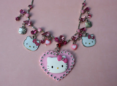 اكسسوارات لعاشقات هيلو كيتي Hello-kitty-rhinestone-necklace