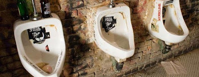 51 Kreatif Desain Grafitty Di Kamar Mandi Bathroom-graffiti-11