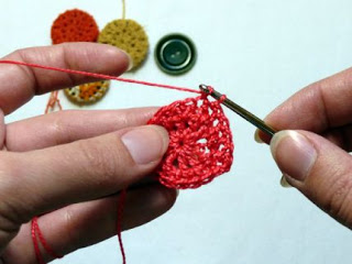 قاعدة للسفرة من الكروشيه والازرار   Lpjanw4p2crochet2_lg