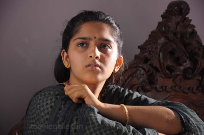 நடிகை சானுஷாவின் படங்கள் Eththan_movie_actress_sanusha_cute_stills_02