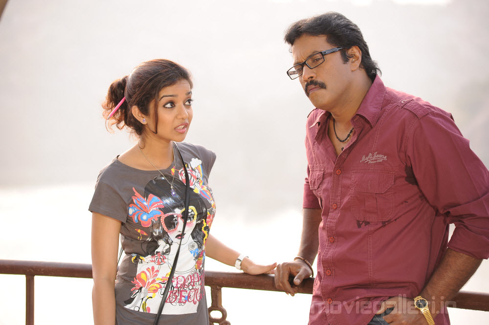 நடிகை சுவேதி புகைப்படம் - Page 6 Colors_Swathi_Sunil_KSD_Appalaraju_Movie_Stills_02