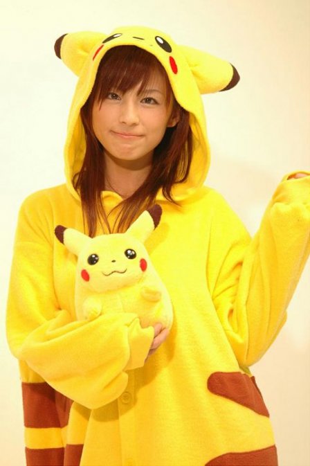 cosplay pokemon 34580__448x_pikachu-cosplay-1