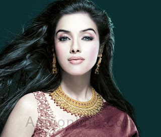 மே 13 - அட்சய திரிதியை - நகை வாங்குங்கள்...!! Asin_tanishq2