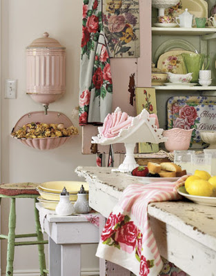 Estilos de Decoración VIII - Página 2 Kitchen-Shabby-Pink-Green-HTOURSS0507-de