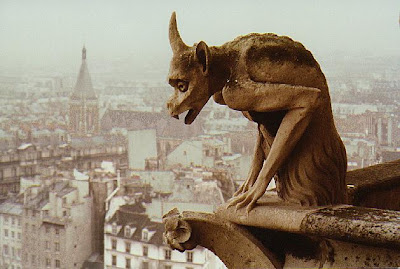 Awesome picture Gargoyle-notre_dame