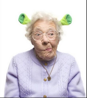 قصص محفزة في تنمية الذات - صفحة 3 Old-women-gets-crazy7