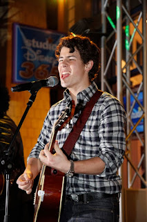 Nick Jonas:Candids y noticias >2 [CLOSED] - Página 4 26sex