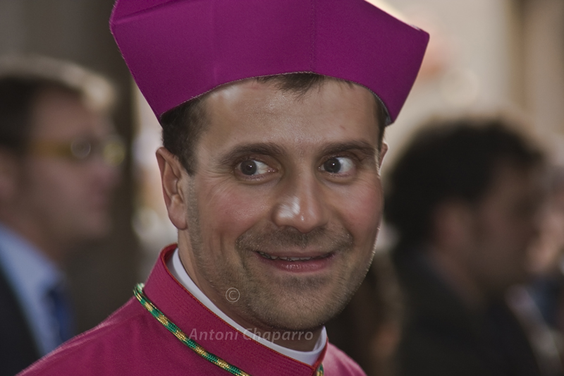 El escándalo del cardenal Osorno y el "apoyo de la Virgen" a la huelga feminista Ordenacion-obispo-Xavier-Novell-1