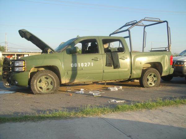 Balacera en los guerra tamaulipas- FOTO troca clonada de la SEDENA. L_4fefc3e1fdae48b6a2e5f7c172fef5ae