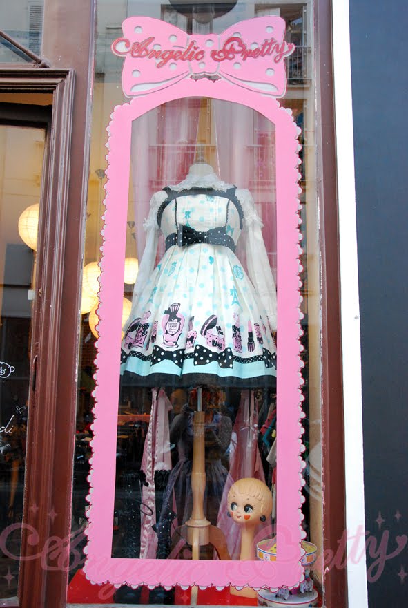 [Paris] Angelic pretty Vitrine