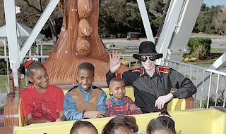 Neverland. Saudades de Michael Med_gallery_395_30375