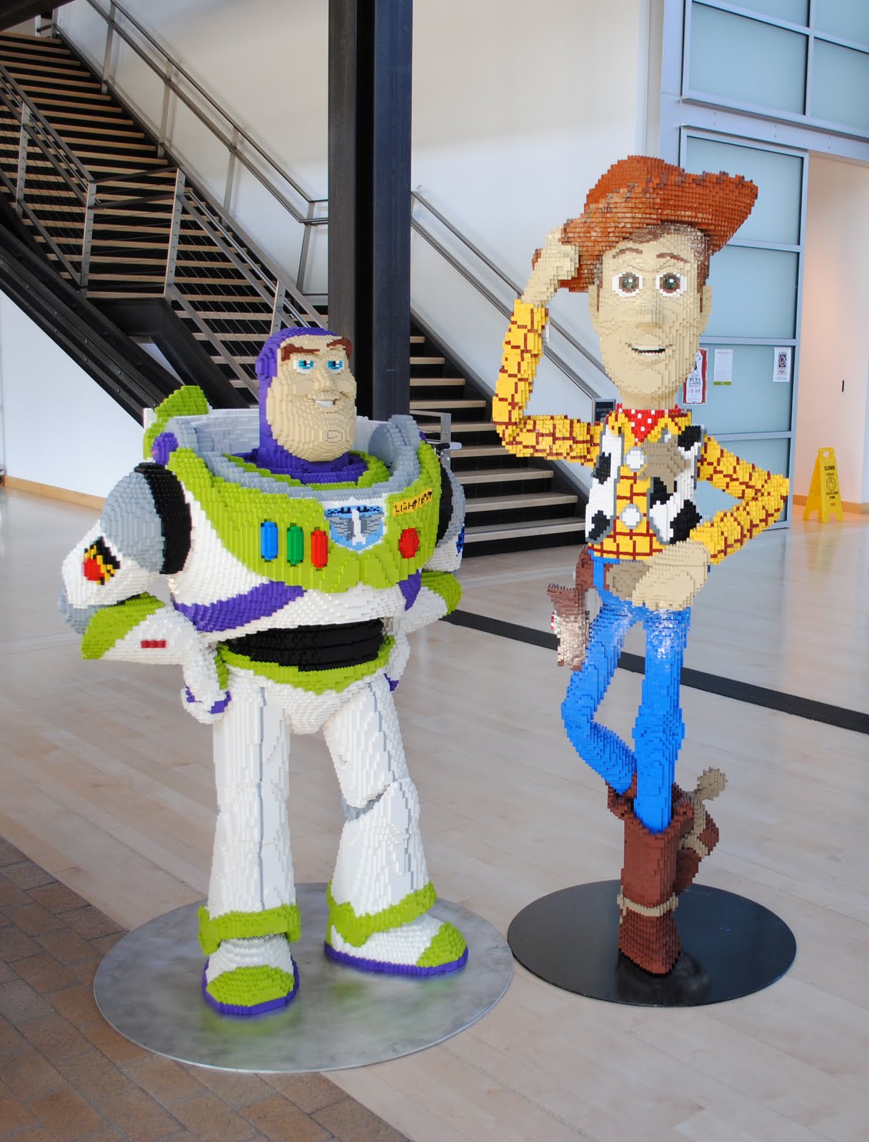 LEGO Toy Story (3) Pixar_LEGO_Buzz_Woody