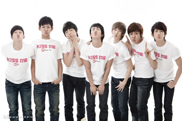 •Vєяsioи 0.3• [мϊ Tαℓℓєя / Gαℓєяϊα]  by. αℓєjєαиϊиє♥ - Página 6 Ukiss-kissme