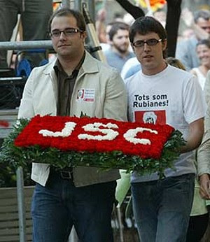 NAZIS CATALANISTAS AGREDEN A CIUDADANOS (C's) Ofrenda