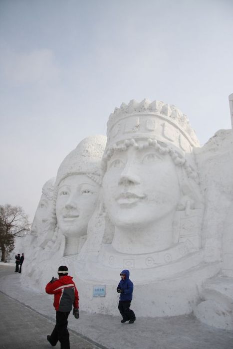 பனிக்கட்டி சிற்பங்கள் Snow-sculptures-17