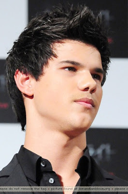 Fotos varias - Taylor Lautner (Jacob Black) - Página 2 C33